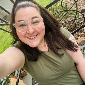 Meet your Posher, Stephanie